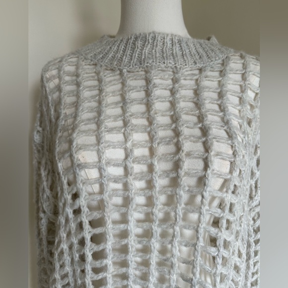 NWT Urban Outfitters Cream Sweater - Size SP - Picture 2 of 9